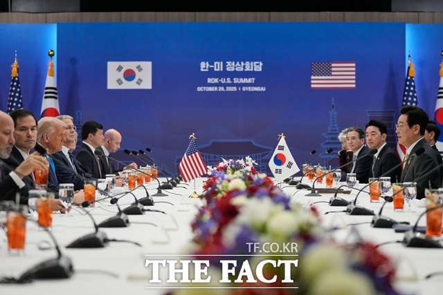 한미 정상 간 합의가 공개적으로 이뤄진 것은 지난해 10월 경주 한미 정상회담에서다. 사진은 지난해 10월 29일 경주에서 열린 한미 정상회담 모습. /AP, 뉴시스