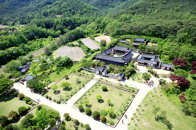 안동병산서원 전경. /안동시