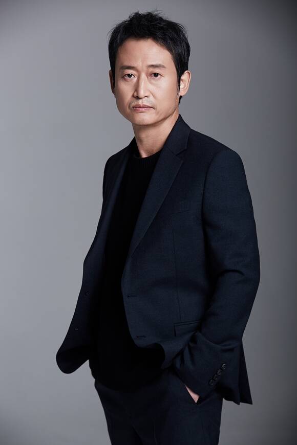 배우 유승목이 최근 서울 마포구 상암동 SM C&C 사옥에서 <더팩트>와 만나 ENA 월화드라마 허수아비와 관련된 이야기를 나눴다. /SM C&C