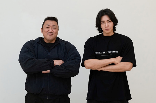 배우 마동석(왼쪽)과 김재영이 새롭게 대립하는 영화 '범죄도시5'가 촬영을 시작했다. /에이비오엔터테인먼트