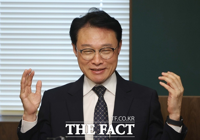 이규연 청와대 홍보소통수석비서관이 26일 서울 종로구 포룸에서 <더팩트> 등 매체와 공동인터뷰를 진행하고 있다. /뉴스핌·이투데이 공동제공