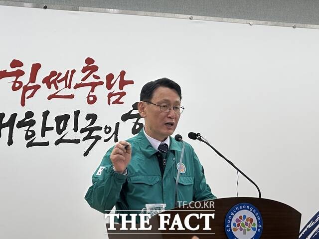 홍종완 충남도지사 권한대행이 27일 충남도청 프레스센터에서 기자회견을 열고 2026년 여름철 풍수해 종합대책을 발표하고 있다. /노경완 기자