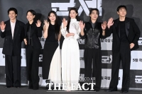  216만 돌파 '군체', 6일 연속 박스오피스 1위