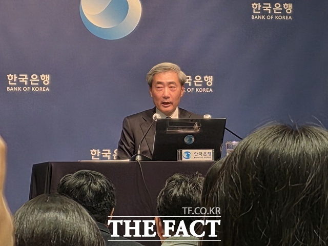 신현송 한국은행 총재가 28일 금융통화위원회 기준금리 결정 직후 기자간담회에서 질의에 답하고 있다. /을지로=이선영 기자
