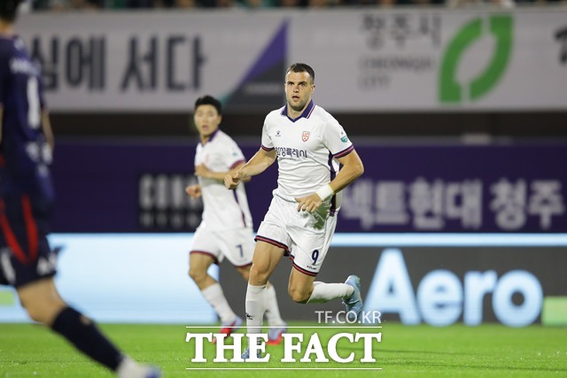 화성 상승세에 활력을 불어넣고 있는 '슈퍼 서브' 페트로프./K리그