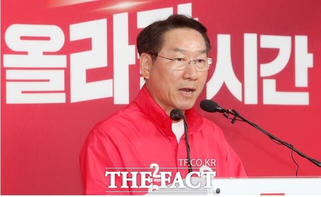 유정복 국민의힘 인천시장 후보가 28일 국민의힘 당사에서 긴급 기자회견을 하고 있다. /정복캠프