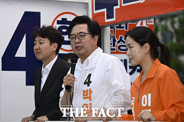 박일하 후보가 지지를 호소하고 있다.