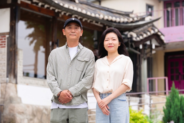 박준우 감독(왼쪽)과 이지현 작가가 ENA 월화드라마 '허수아비' 종영을 기념하며 작품에 관한 다양한 이야기를 들려주는 인터뷰를 마련했다. /ENA
