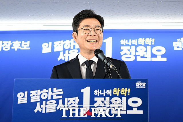 정원오 더불어민주당 서울시장 후보가 28일 오전 서울 중구 선거사무실에서 기자간담회를 열고 발언하고 있다. /서예원 기자