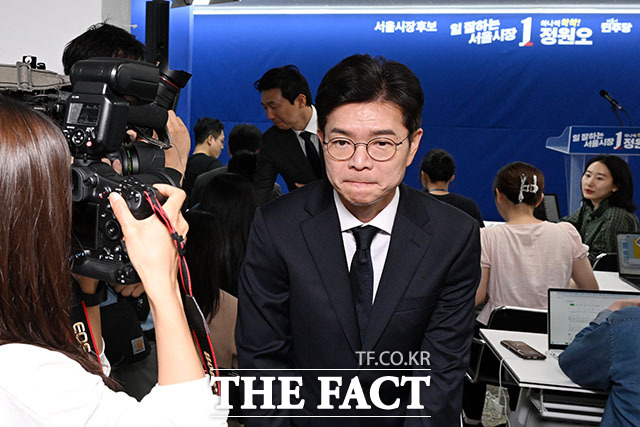 정원오 더불어민주당 서울시장 후보가 28일 오전 서울 중구 선거사무실에서 기자간담회를 열고 발언하고 있다. /서예원 기자