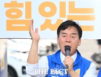  오중기 '힘 있는' 호소 [포토]