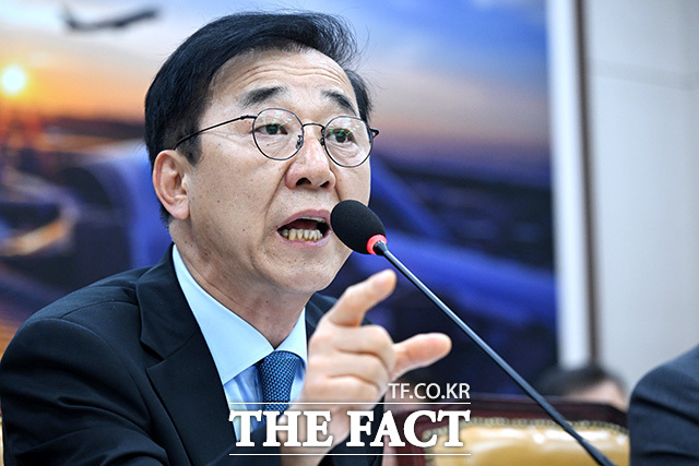 국토부가 29일부터 '범정부 주택공급 현장 애로해소 지원센터'를 가동하고 온·오프라인으로 현장 애로 접수를 시작한다. /남용희 기자