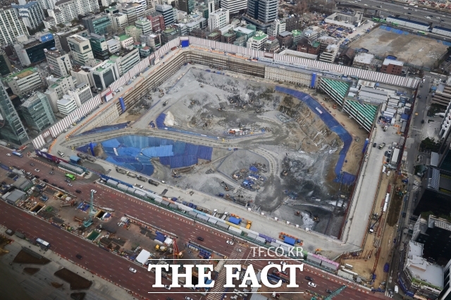 산업통상부는 29일 경제관계장관회의에서 이런 내용의 ‘국내복귀(유턴) 재정립 및 촉진방안’을 발표했다. 사진은 지난 1월 6일 현대차그룹의 글로벌비지니스콤플렉스(GBC) 사업 부지. / 더팩트 DB