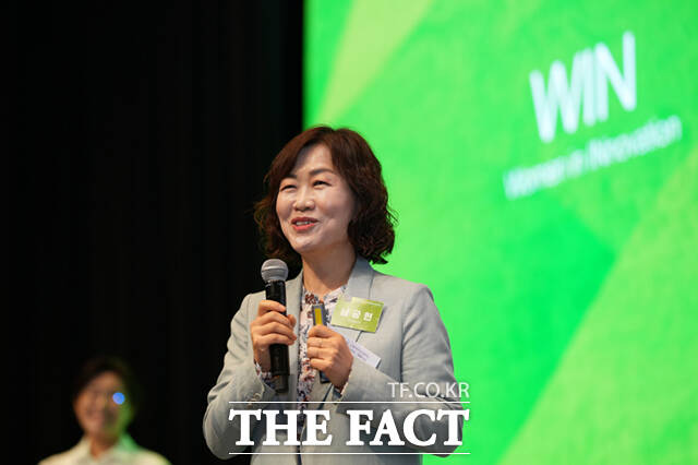 미래를 이끌어갈 ‘제34회 차세대 여성리더 컨퍼런스’가 28일 서울 서초구 JW 메리어트 호텔 서울에서 성료했다. 사진은 발언하는 김미진 회장.