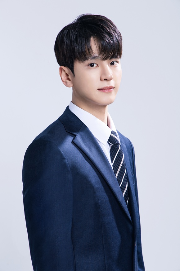 그룹 BTL 출신의 이상현 씨는 현재 S사에 다니며 AI관련 업무를 담당하고 있다. 이상현 씨는 K팝 그룹 출신 중 보기 드물게 직장인의 길을 선택한 사례다. 사진은 이상현 씨의 직원 프로필이다./본인제공