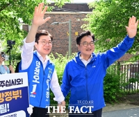  '복당' 우원식과 노원구 찾은 정원오 '원팀으로 승리' [TF사진관]