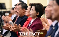  찬송가 부르는 양향자 후보 [포토]