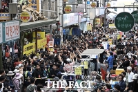  서문시장 찾은 박근혜 전 대통령 '발 디딜 틈 없는 인파' [포토]