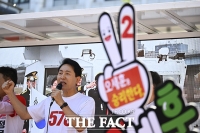  손팻말과 함께 열변 토하는 오세훈 후보 [포토]