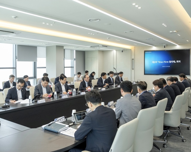 지난 5월 29일 서울 중구 소재 NH농협금융지주 본사에서 이찬우 농협금융지주 회장이 회의를 주재로 제2차 '원-펌(One-Firm) 협의체'를 개최했다. /NH농협금융지주