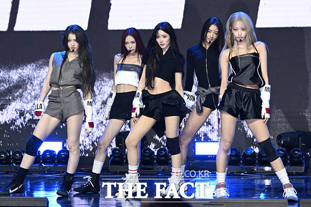 파워풀한 무대 펼치는 미야오.