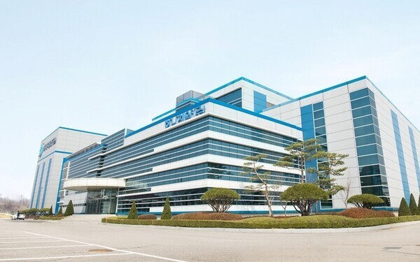 하나제약 창업주 조경일 명예회장의 장녀 조혜림 부사장이 경영 전면에 등판하는 모습이다. /하나제약
