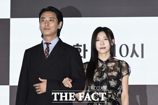 하지원(오른쪽)은 '클라이맥스'에서 한때 최고의 스타였지만 흔들리는 위치에 서게 된 여배우 추상아로 분했다. /송호영 기자