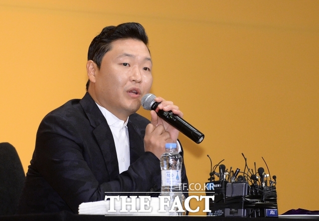 수면제를 비대면으로 처방 받고 매니저를 통해 대리 수령한 가수 싸이가 검찰에 넘겨졌다. /더팩트DB