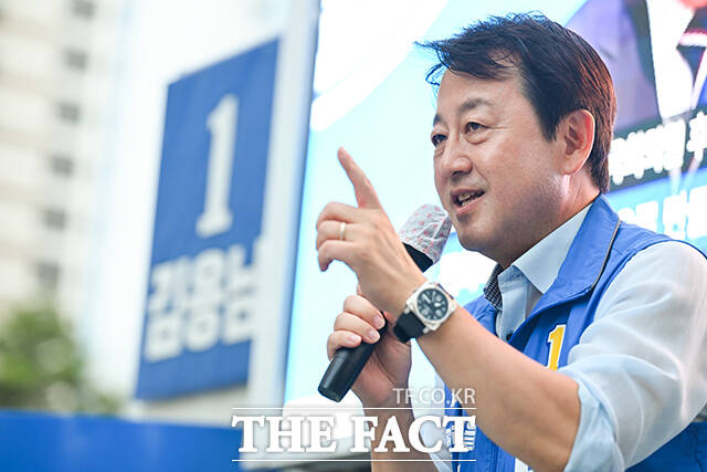 연설하는 김용남.