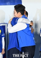 정청래와 포옹하는 정원오 [포토]