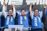  박찬대 지지 호소하는 박남춘 전 시장과 맹성규 의원 [포토]