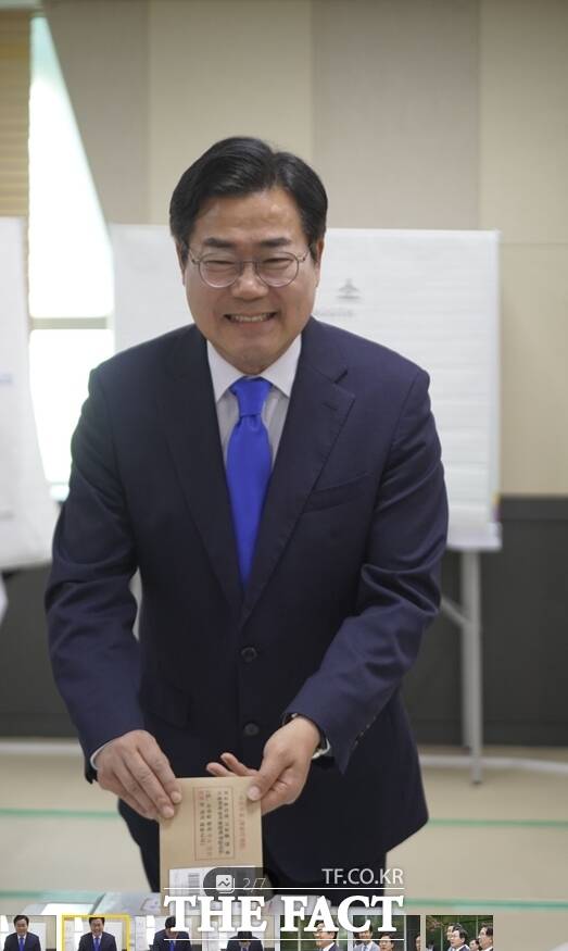 5월 29일 박찬대 더불어민주당 인천시장 후보가 사전투표를 하고 있다. /박찬대 후보 선대위