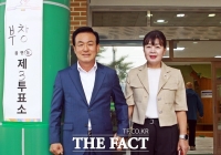  백성현 논산시장 후보, 부모님 산소 참배 후 투표…