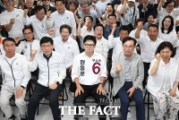  [현장] '초접전' 한동훈 캠프…출구조사부터 개표 중반까지 '롤러코스터'