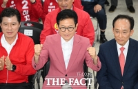  '기뻐하는' 이철우 경북지사 후보 [포토]