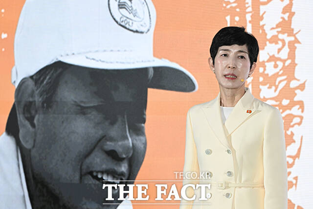 삼양식품은 4일 김정수 삼양식품 회장(사진)이 아들 전병우 삼양식품 최고운영책임자(COO) 전무에게 17만1500주, 딸 전하영씨에게 2만8500주를 증여한다고 공시했다. /서예원 기자