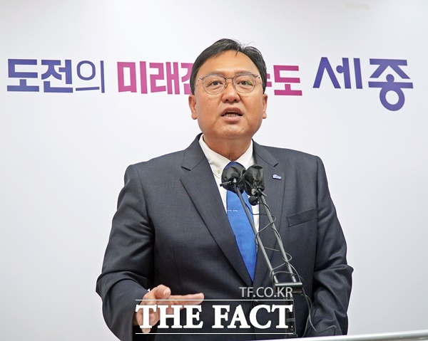 조상호 세종시장 당선인이 4일 오전 세종시청 브리핑룸에서 당선 후 첫 기자회견을 열고 있다. /김형중 기자