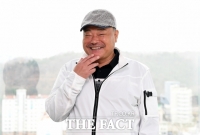  김흥국, 또 한 번 태극기 들고 월드컵 원정길…열정어린 축구 사랑