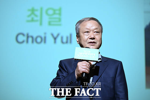 개막선언하는 최열 서울국제환경영화제 조직위원장.