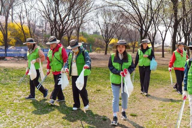 서울시는 오는 6일 광나루 자전거공원에서 '우리동네 한강공원 가꾸기: 그린 한강' 행사를 연다. /서울시