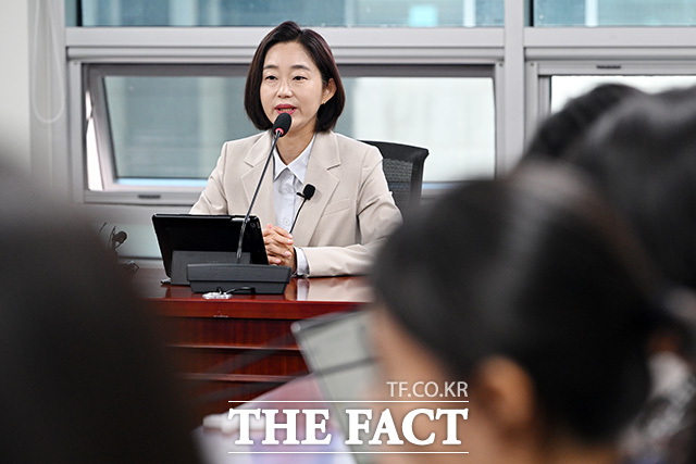 기자간담회 열고 6.3 지방선거 관련 입장 밝히는 김재연 진보당 상임대표.