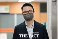  '양평 공흥지구 특혜' 법정 출석하는 김건희 오빠 김진우 [TF사진관]
