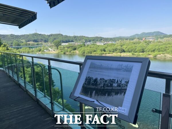대덕문화관광재단이 8일 '2026 길 위의 인문학(기본형)' 공모사업에 최종 선정됐다. 사진은 작은미술관 신탄진 테라스에서 바라본 금강 전경과 노산나루 옛 모습 /대덕구