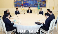  이재명 대통령, 4부 요인과 투표지 부족 사태 논의 [TF사진관]