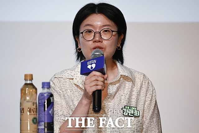 김관희 BIFAN 프로그래머가 발언하고 있다.