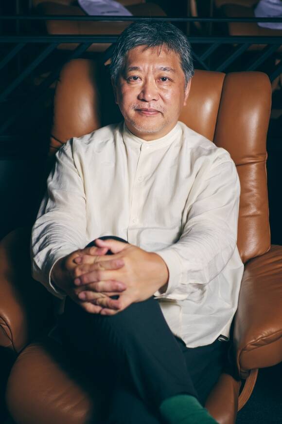 '상자 속의 양'으로 국내 관객들과 만나고 있는 고레에다 히로카즈 감독은 후지모토 타츠키의 만화 '룩백'을 실사화한 영화를 준비 중이다. /㈜미디어캐슬