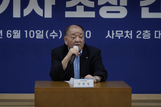 강창일 민주평화통일자문회의(민주평통) 수석부의장은 10일 서울 중구 민주평통에서 열린 기자간담회에서 “올해나 내년 초 북미 관계에 변화가 있지 않을까 싶다”고 밝혔다. /민주평화통일자문회의