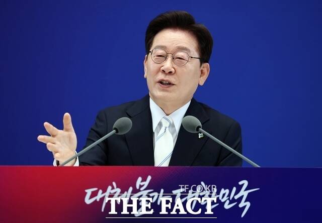 이재명 대통령은 10일 국정 지지율 하락에 대해
