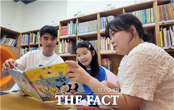 육군항공학교가 최근 복지회관인 하늘레스텔 내에 조성된 창공 작은도서관의 문을 열었다. /육군항공학교