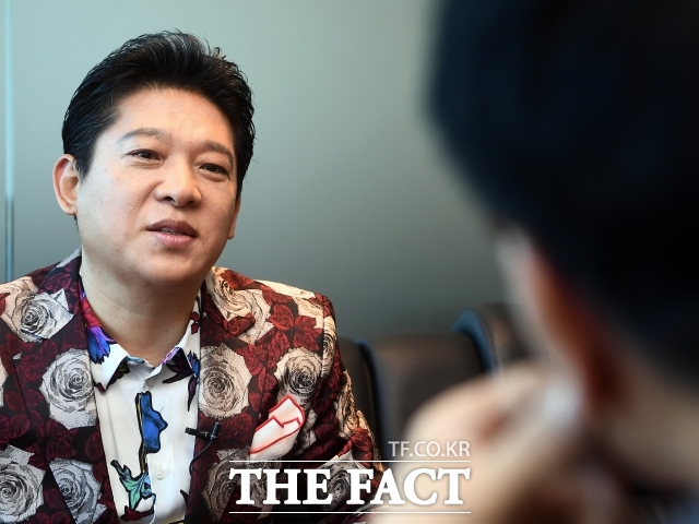 박상철의 첫 시집 '허수아비'가 출간 직후 초판 물량이 빠르게 완판되면서 최근 재판 인쇄에 들어가 화제를 모으고 있다. /넥센미디어